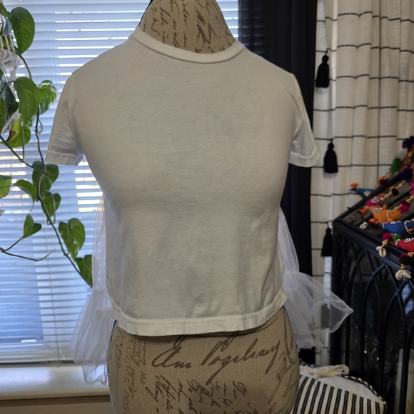 Adorable White Tulle Sexy Feminie Crop Top - Picture 2 of 8